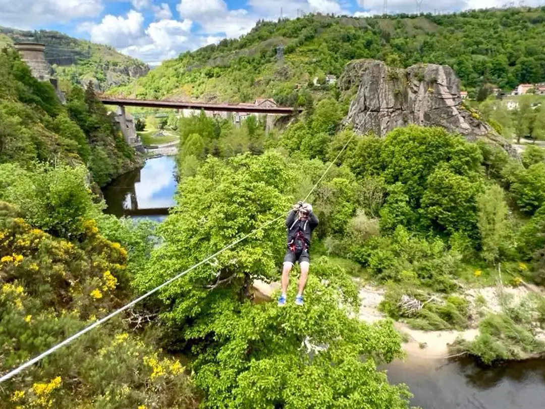 Des sensations fortes au nouveau parc Accro Roc de Monistrol-d’Allier
