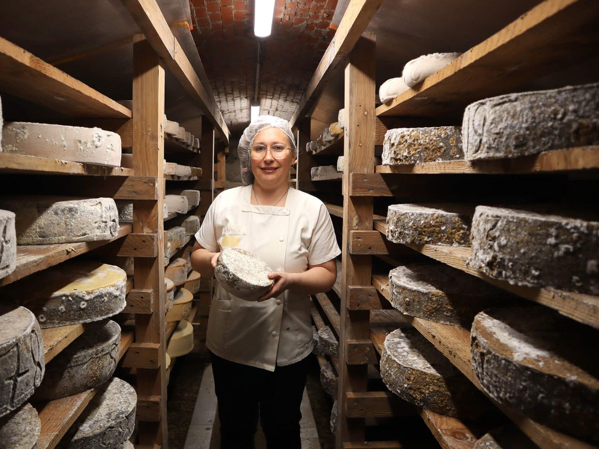 Connaissez-vous le Belhna ? un fromage cuit au chaudron et affiné en cave naturelle